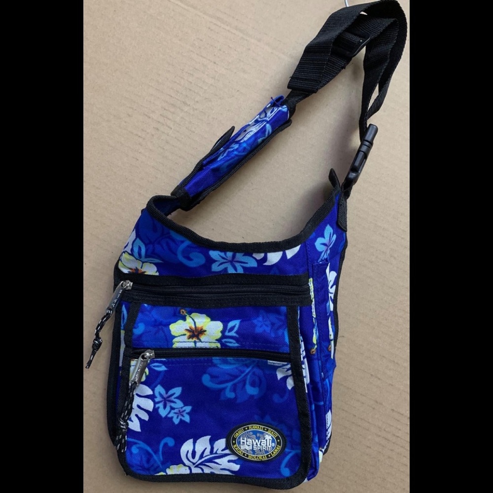 NWT Hawaii Spirit Two Pocket Long Strap Bag